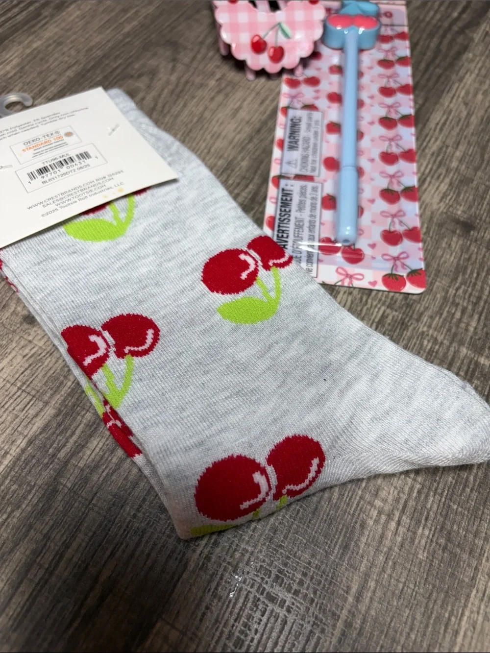 🌹5 for $25🌹 Ladies Cherry Socks, Hair Clip & Pen Set